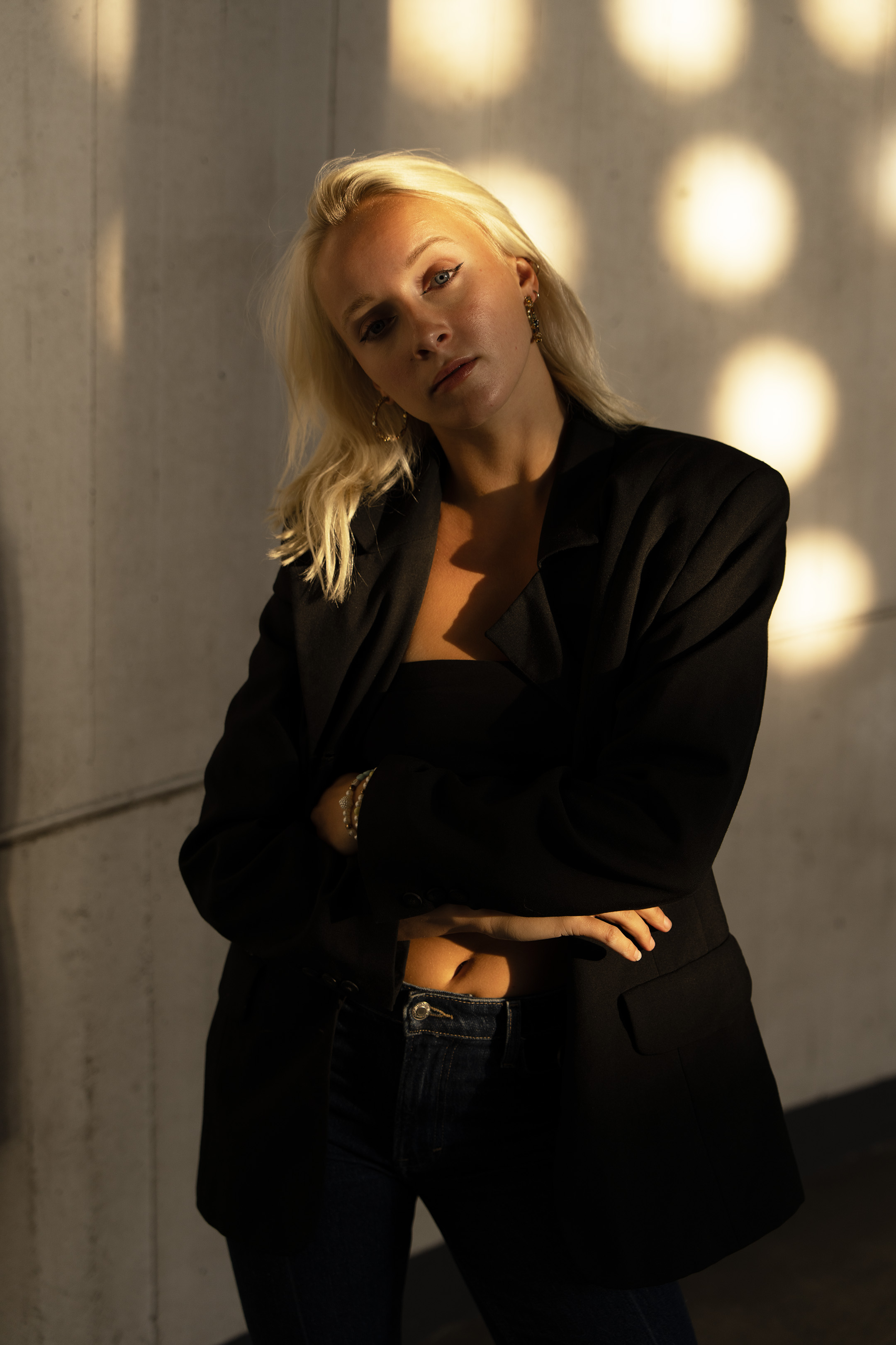 Portrait-Foto Dame im besonderen Licht